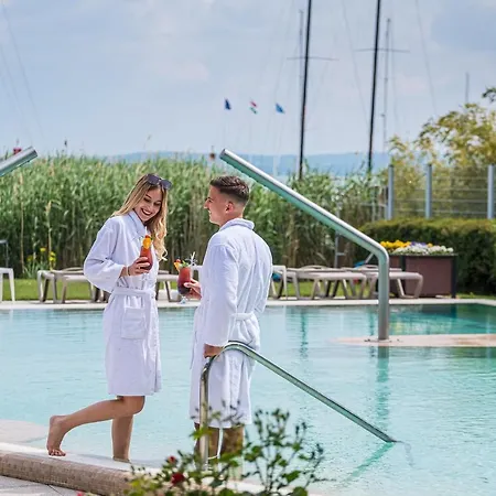 Golden Ξενοδοχείο 4*