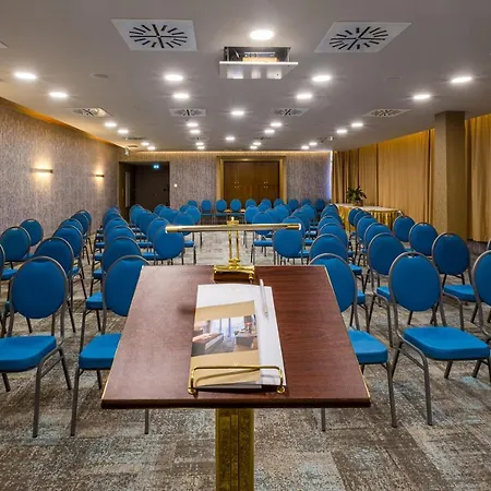 Golden מלון באלאטונפורד