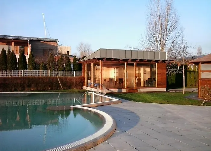 Golden ホテル バラトンフレド